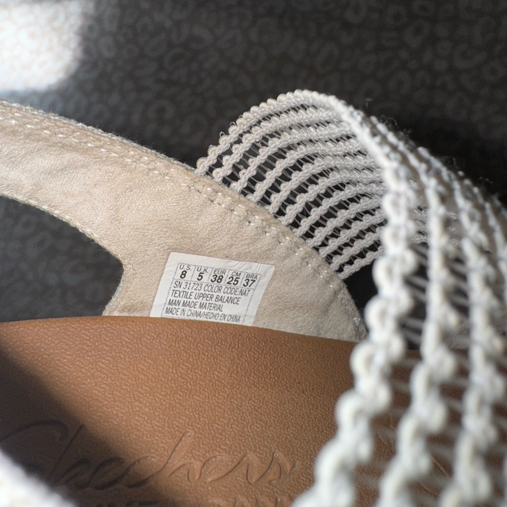 Skechers High Tea Memory Foam Sandal - Picture 6 of 7